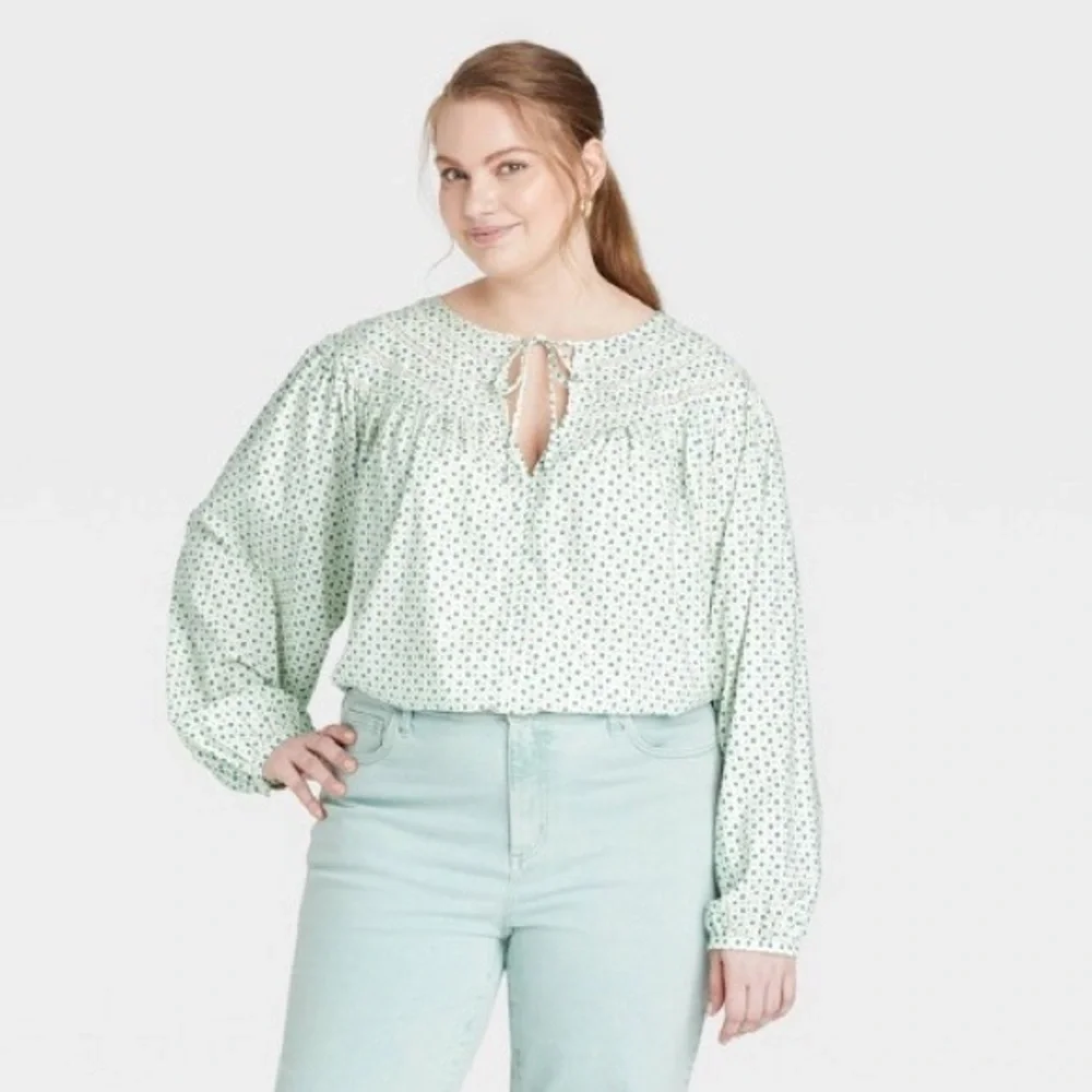 Women's Balloon Long Sleeve Poet Blouse - Universal Thread™ xs NWOT - Picture 5 of 8